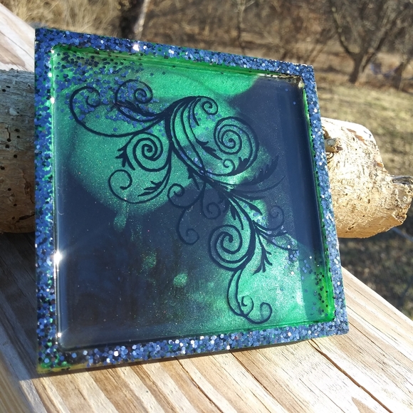 Hand Drawn Filigree Shiny Epoxy Resin Coaster Art - Picture 11 of 12